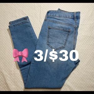 🎀 Super Skinny Mid-Rise Jeans